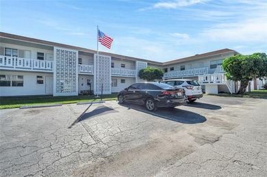 Beach Condo For Sale in Lauderhill, Florida