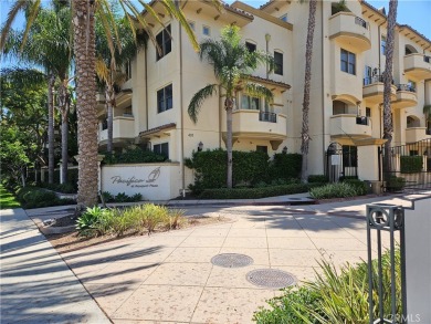 Beach Condo For Sale in Costa Mesa, California