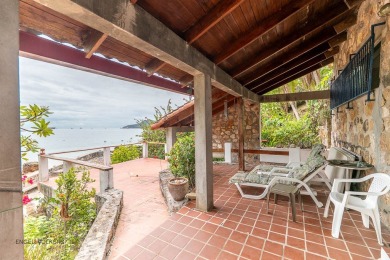 Beach Home For Sale in Taboga,
