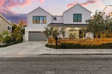 Beach Home For Sale in Costa Mesa, California