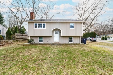Beach Home Sale Pending in North Kingstown, Rhode Island