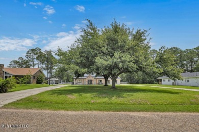 Beach Home Sale Pending in Gulfport, Mississippi