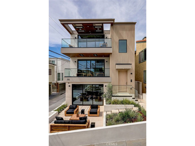 Beach Home For Sale in Manhattan Beach, California