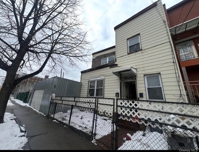 Beach Home For Sale in Long Island City, New York