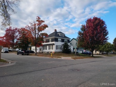 Beach Home For Sale in Munising, Michigan