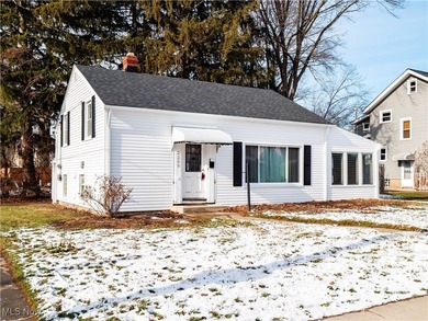 Beach Home Sale Pending in Lakewood, Ohio