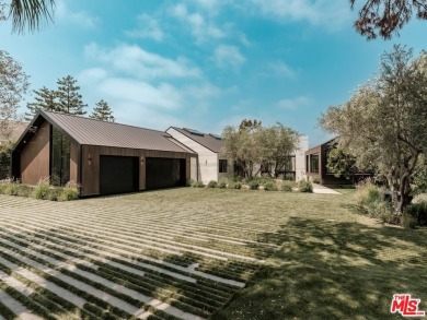 Beach Home Sale Pending in Santa Monica, California