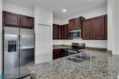 Beach Townhome/Townhouse For Sale in Oakland Park, Florida