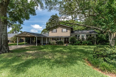 Beach Home For Sale in Fort Walton Beach, Florida