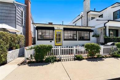 Beach Townhome/Townhouse For Sale in Newport Beach, California