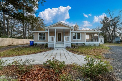 Beach Home For Sale in Beaufort, North Carolina