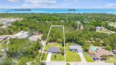 Beach Home For Sale in Gulf Breeze, Florida