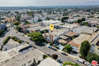 Beach Lot Off Market in Los Angeles, California