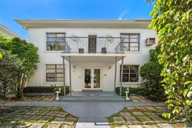 Beach Townhome/Townhouse For Sale in Miami Beach, Florida