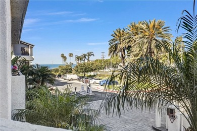 Beach Condo For Sale in Newport Beach, California