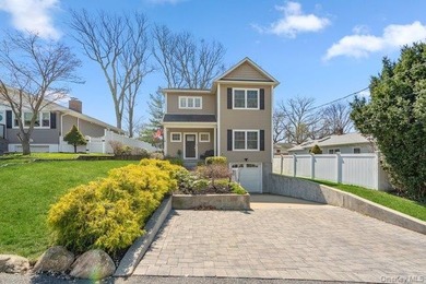 Beach Home For Sale in Bayville, New York