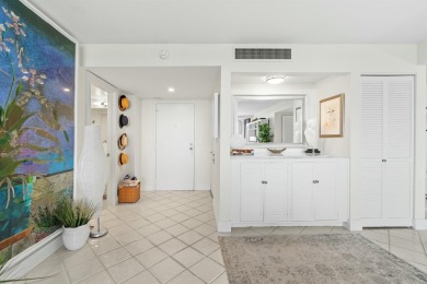 Beach Condo For Sale in South Palm Beach, Florida