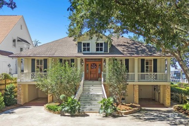 Beach Home For Sale in Fairhope, Alabama