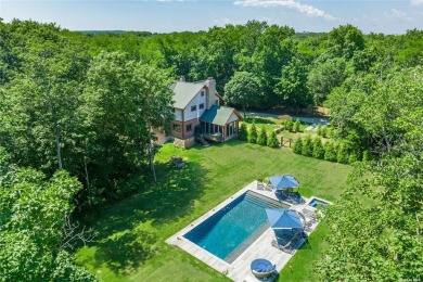 Beach Home For Sale in Southold, New York