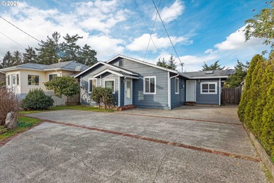 Beach Home For Sale in Coos Bay, Oregon