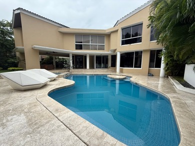 Beach Home For Sale in Panama City, 