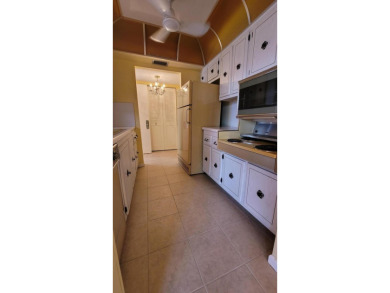 Beach Condo For Sale in West Palm Beach, Florida