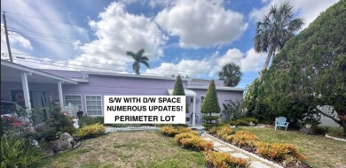 Beach Home For Sale in Bradenton, Florida