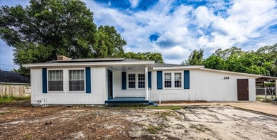 Beach Home For Sale in Fort Walton Beach, Florida