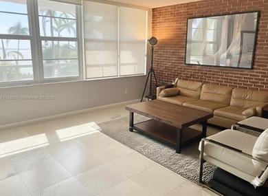 Beach Condo For Sale in Miami Beach, Florida