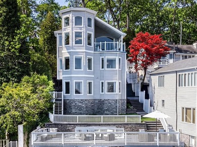 Beach Home For Sale in Centerport, New York