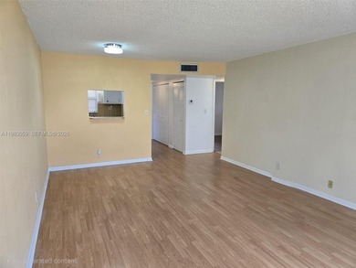 Beach Condo For Sale in Sunrise, Florida