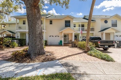 Beach Townhome/Townhouse Sale Pending in Dunedin, Florida