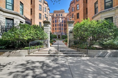 Beach Condo Active Under Contract in Chicago, Illinois