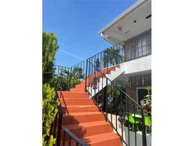 Beach Condo For Sale in Hallandale Beach, Florida