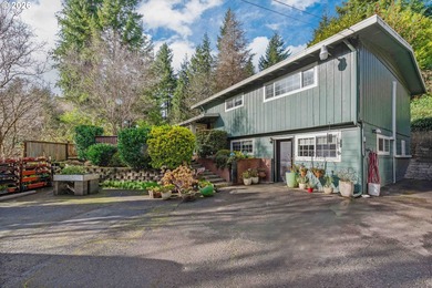 Beach Home For Sale in Coos Bay, Oregon