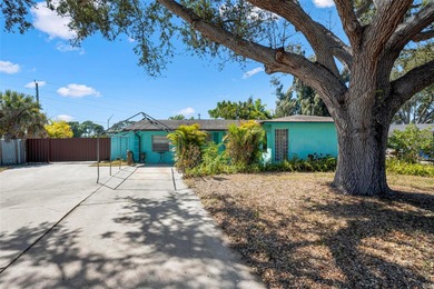 Beach Home For Sale in Sarasota, Florida