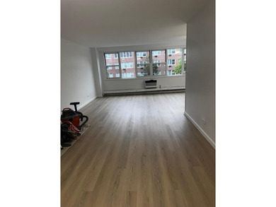 Beach Home For Sale in Jamaica, New York