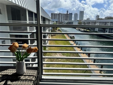 Beach Condo For Sale in North Miami Beach, Florida