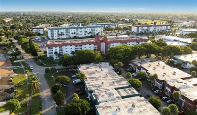 Beach Condo For Sale in Lauderhill, Florida