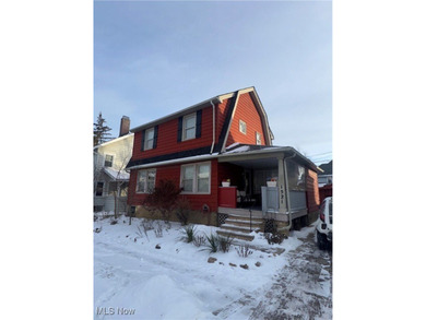 Beach Home For Sale in Lakewood, Ohio