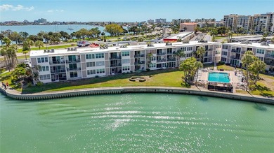 Beach Condo For Sale in South Pasadena, Florida
