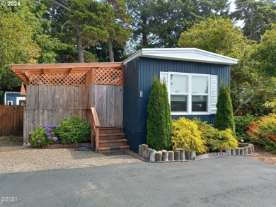 Beach Home For Sale in Depoe Bay, Oregon