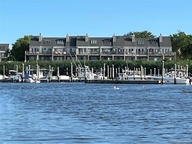 Beach Condo For Sale in East Moriches, New York
