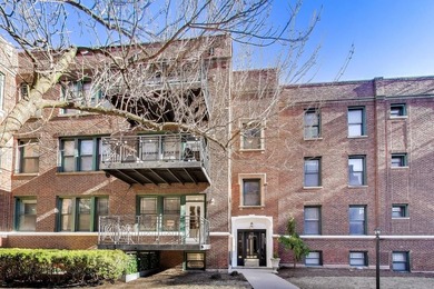 Beach Condo Active Under Contract in Chicago, Illinois