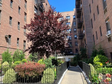 Beach Condo For Sale in Flushing, New York