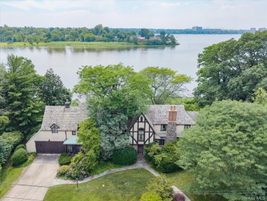 Beach Home Sale Pending in Great Neck, New York