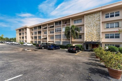 Beach Condo For Sale in Hallandale Beach, Florida