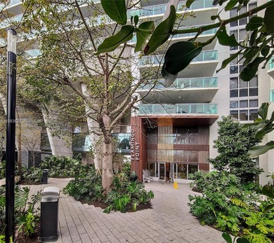 Beach Condo For Sale in Miami Beach, Florida