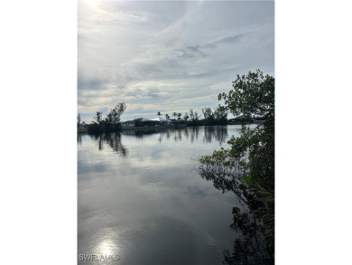 Beach Lot For Sale in Cape Coral, Florida