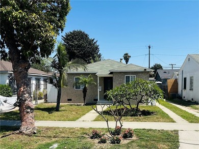 Beach Home Active Under Contract in Long Beach, California